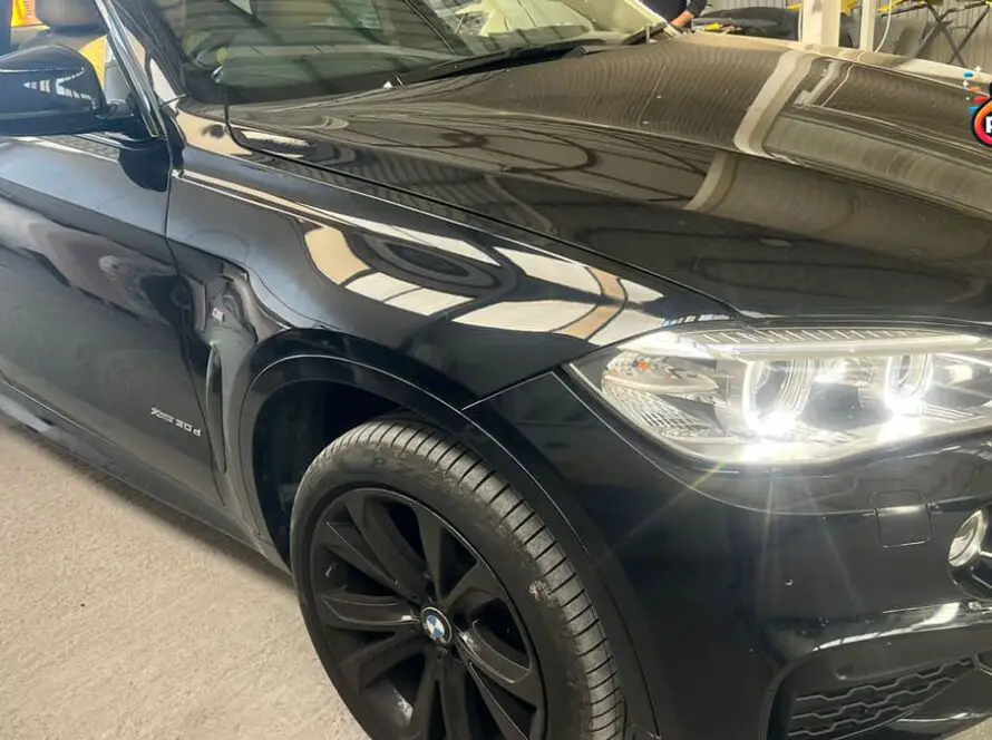 an image of BMW X6 2105