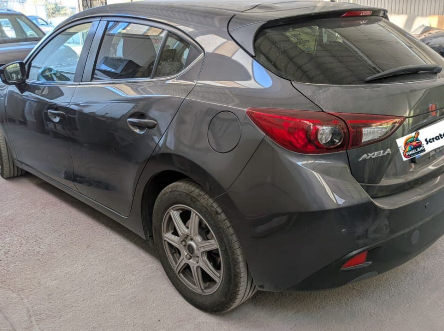 Mazda-Axela-2016-whole